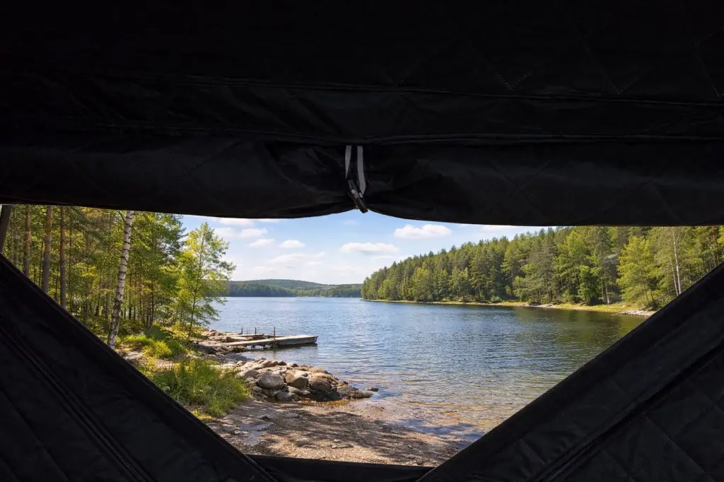 300D Cube Ikkunan kiinnitys maisemalla.webp