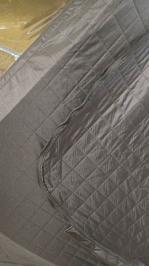 300D Q10 Cube ovi auki asennossa.webp